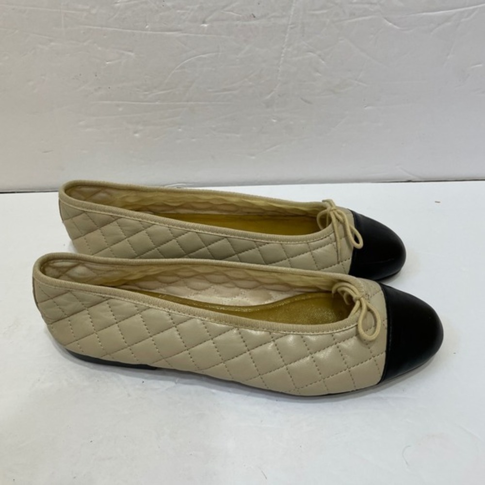 EXCELLENT CONDITION LONDON SOLE BALLET FLATS IN BEIGE